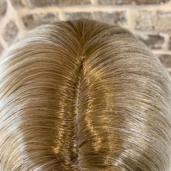 New Silk Medium Length Blonde Wig #122 - Picture 6 of 8